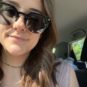 Meet your Posher, Ellenore